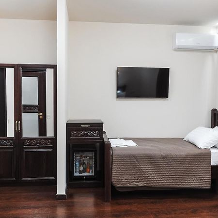 Dvin Hotel Pavlodar Kültér fotó