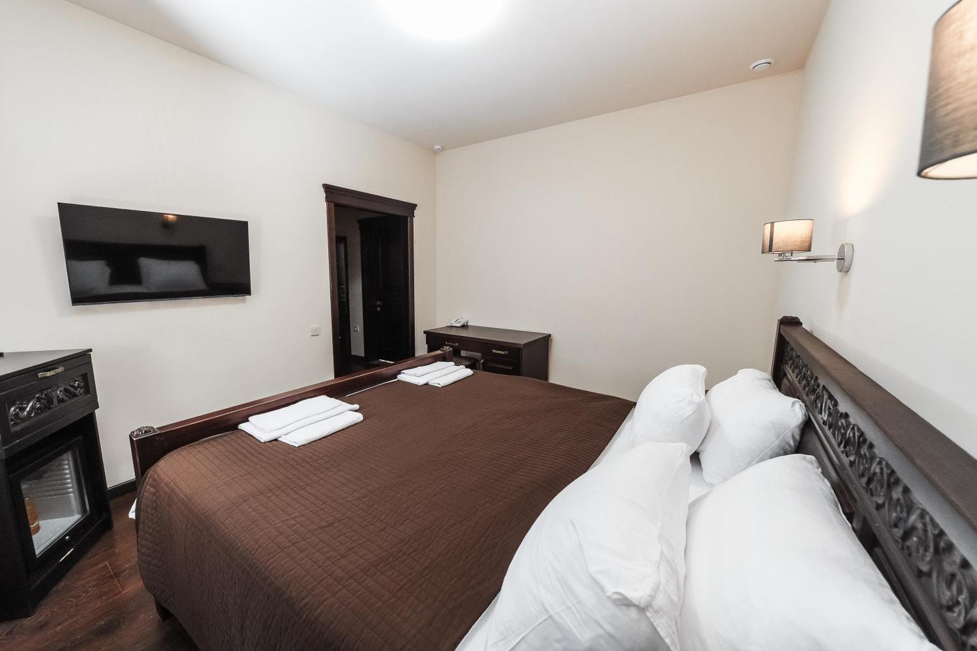 Dvin Hotel Pavlodar Kültér fotó