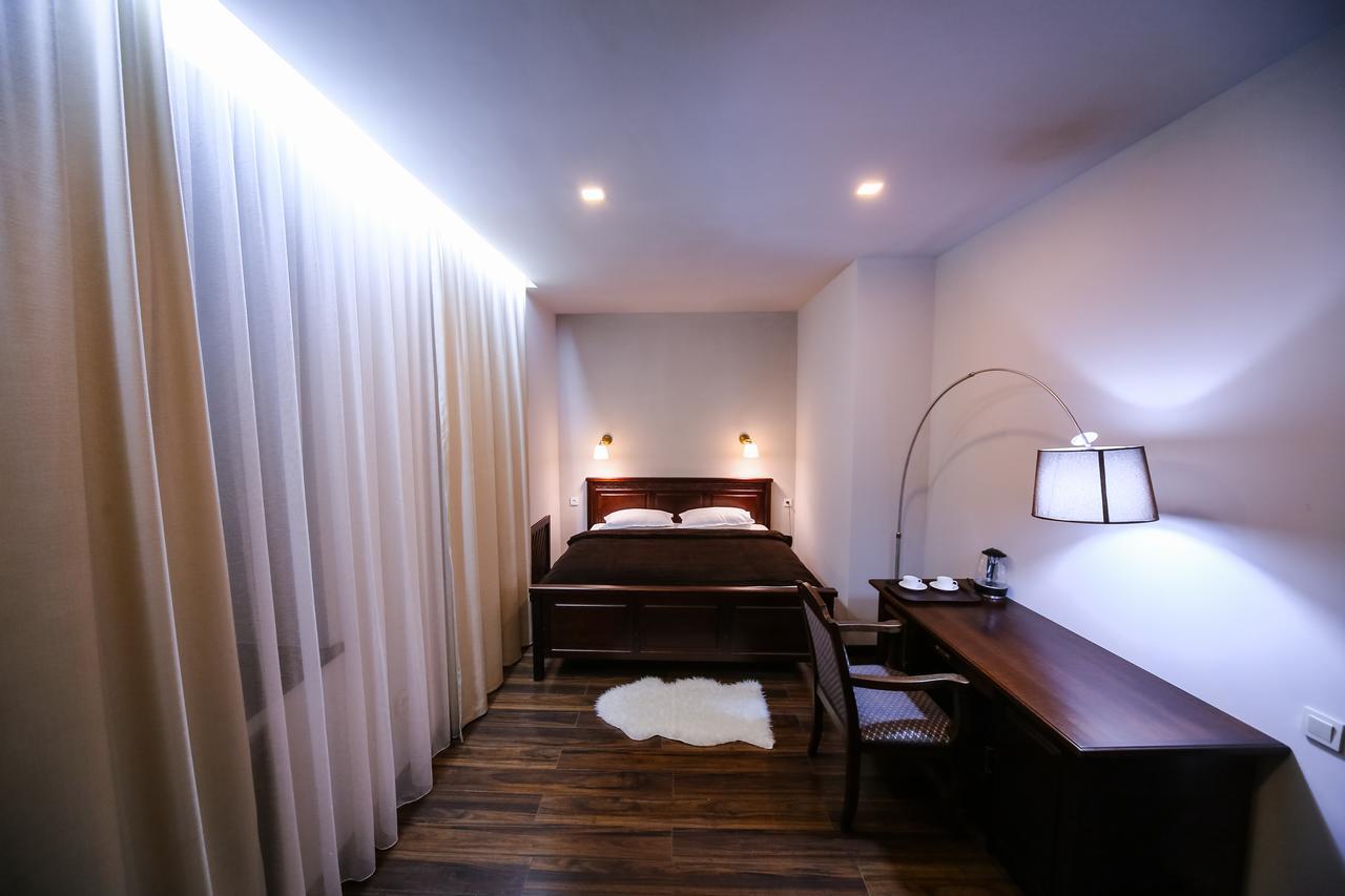 Dvin Hotel Pavlodar Kültér fotó