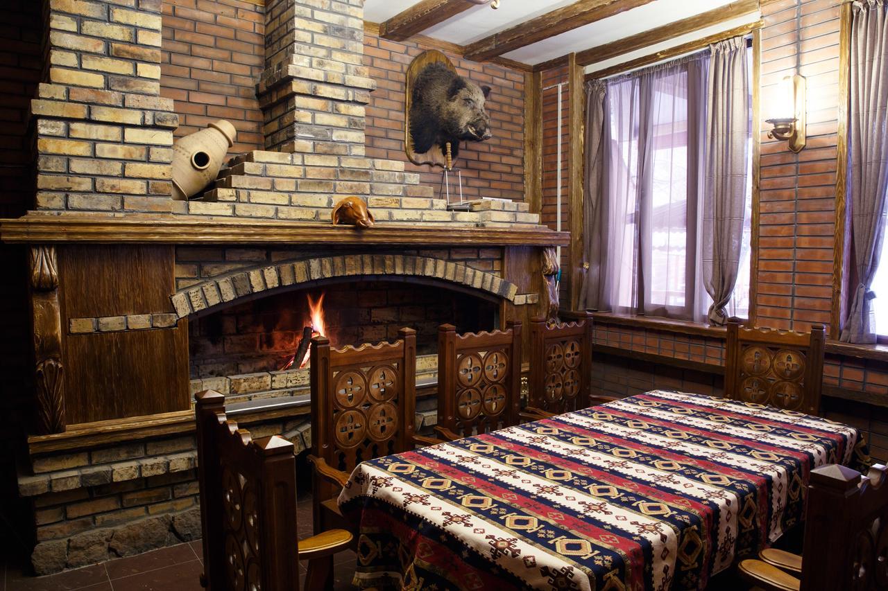 Dvin Hotel Pavlodar Kültér fotó