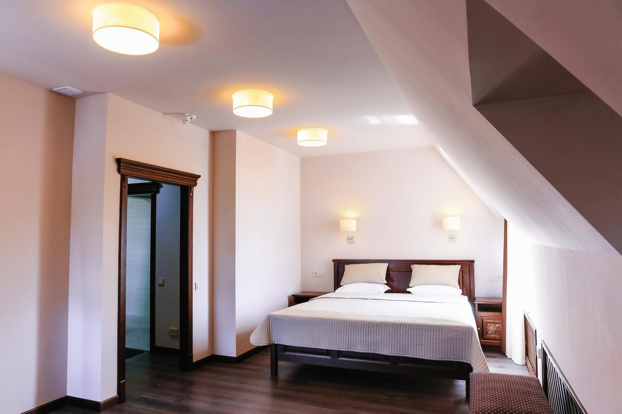 Dvin Hotel Pavlodar Kültér fotó