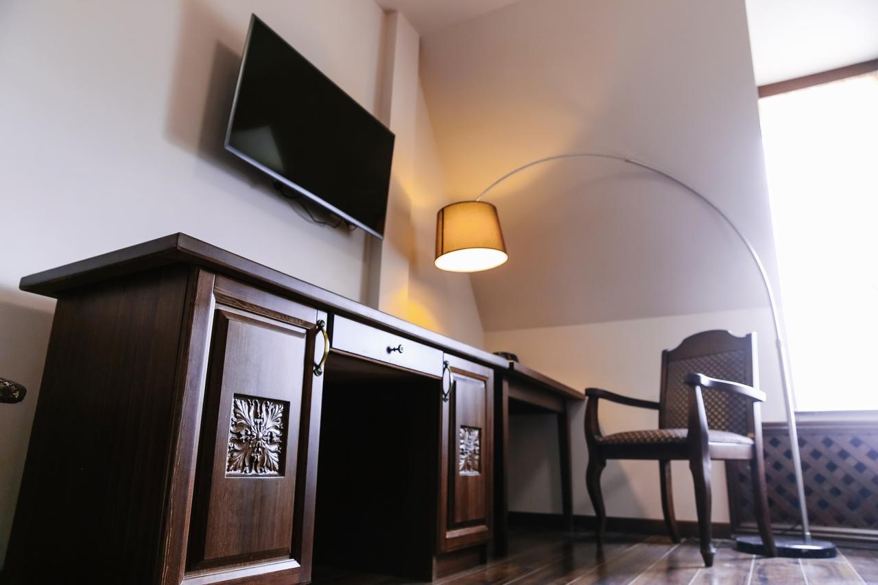 Dvin Hotel Pavlodar Kültér fotó
